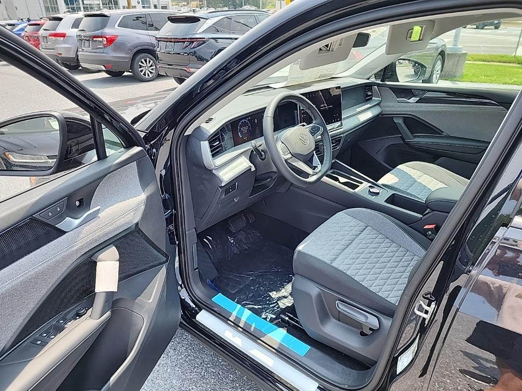 new 2025 Volkswagen Tiguan car, priced at $31,732