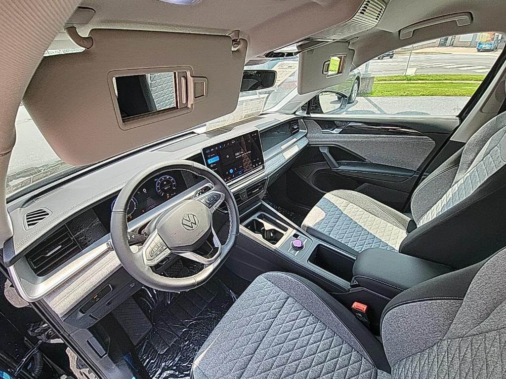 new 2025 Volkswagen Tiguan car, priced at $31,732