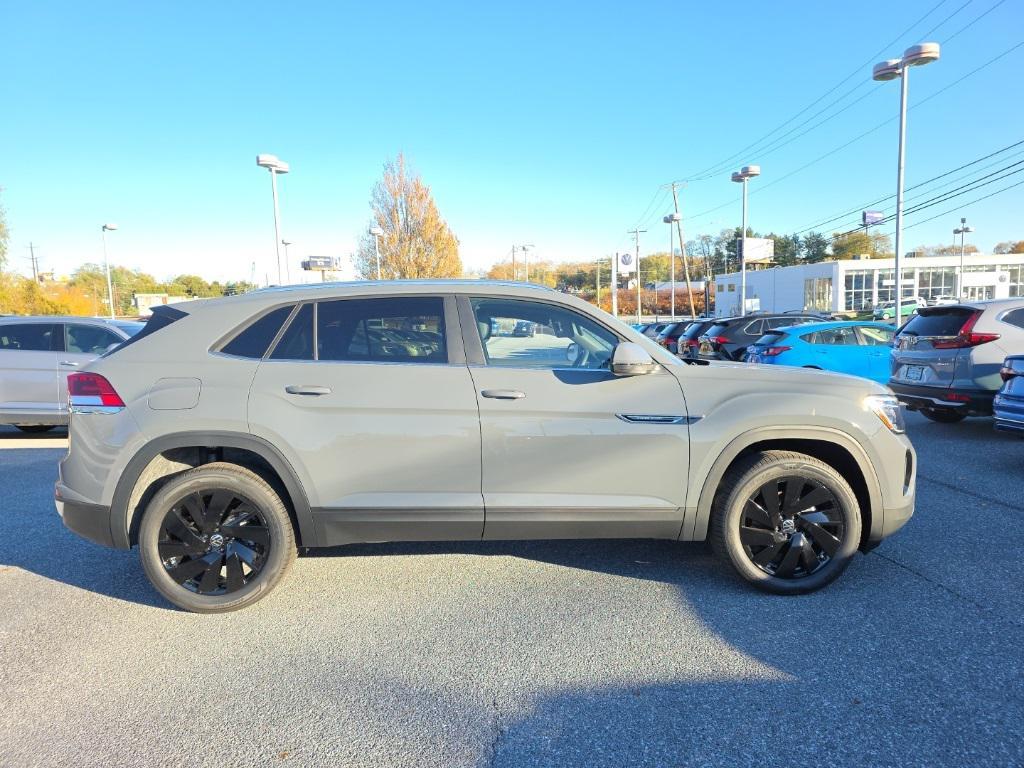 new 2026 Volkswagen Atlas Cross Sport car, priced at $46,256