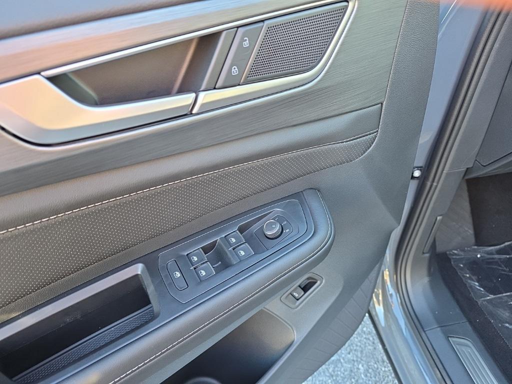 new 2026 Volkswagen Atlas Cross Sport car, priced at $46,256