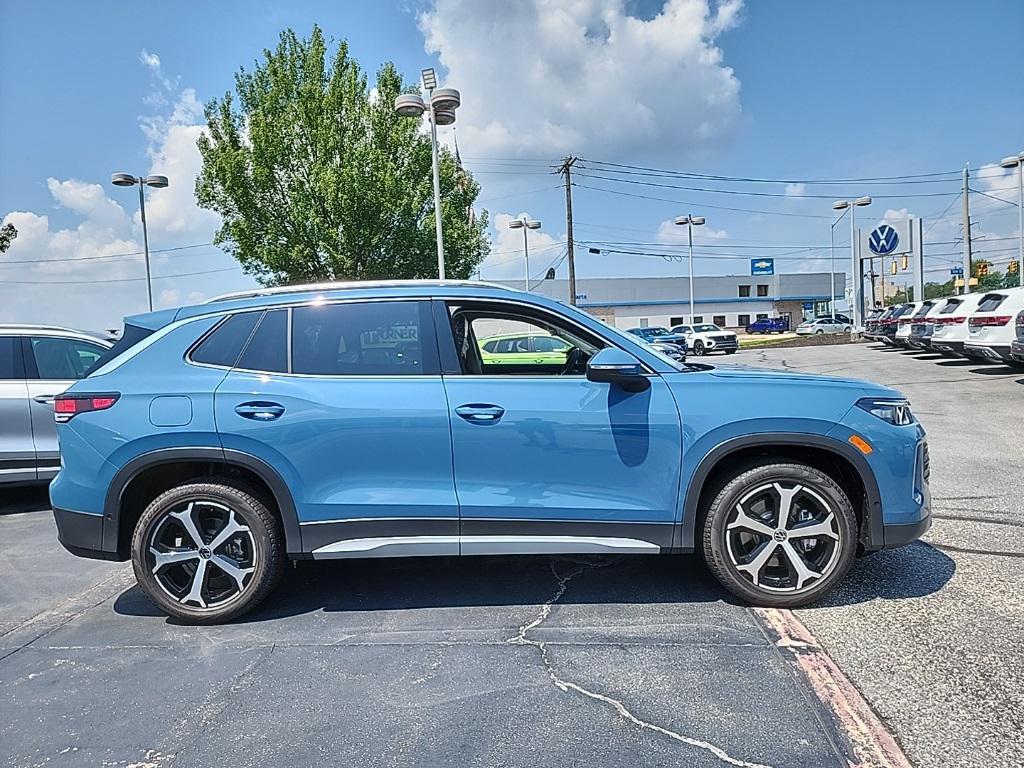 new 2025 Volkswagen Tiguan car, priced at $35,185