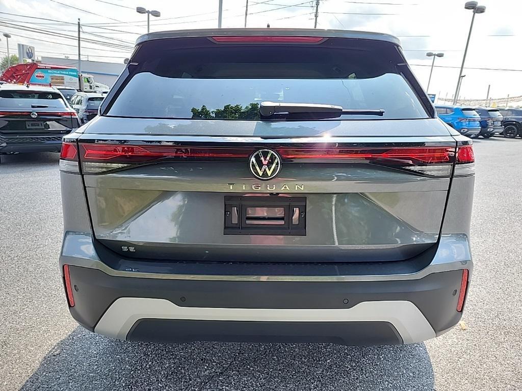new 2025 Volkswagen Tiguan car, priced at $32,180