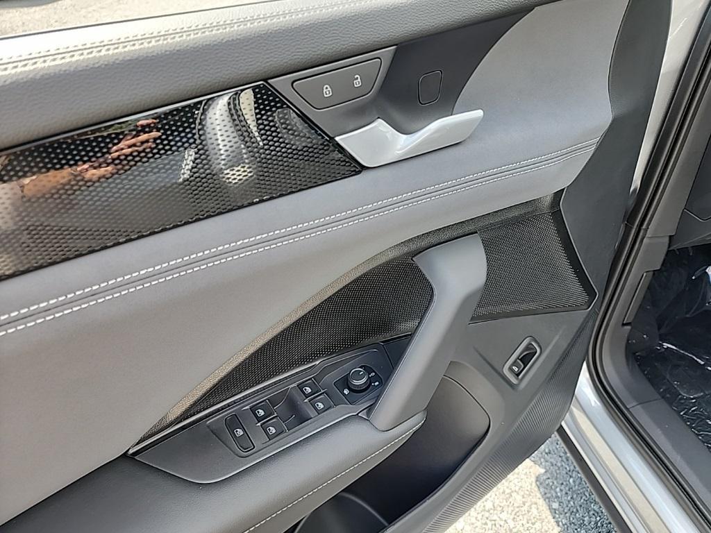 new 2025 Volkswagen Tiguan car, priced at $34,442