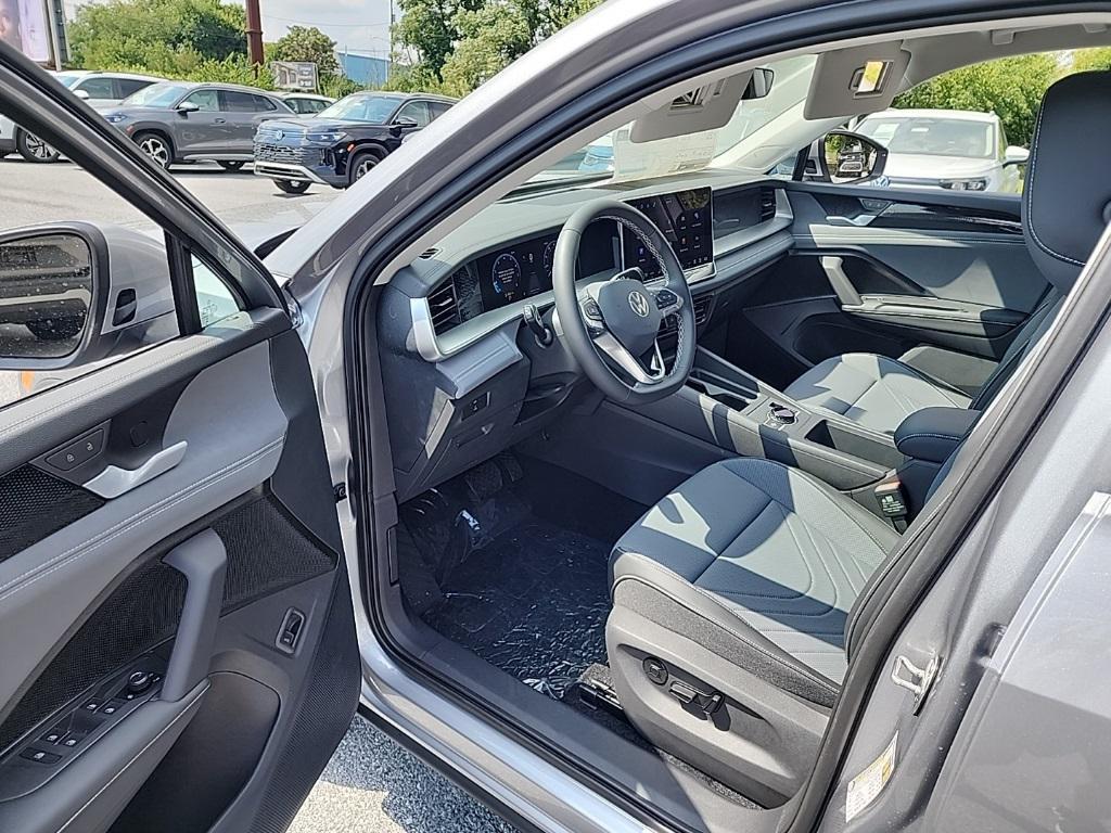 new 2025 Volkswagen Tiguan car, priced at $34,442