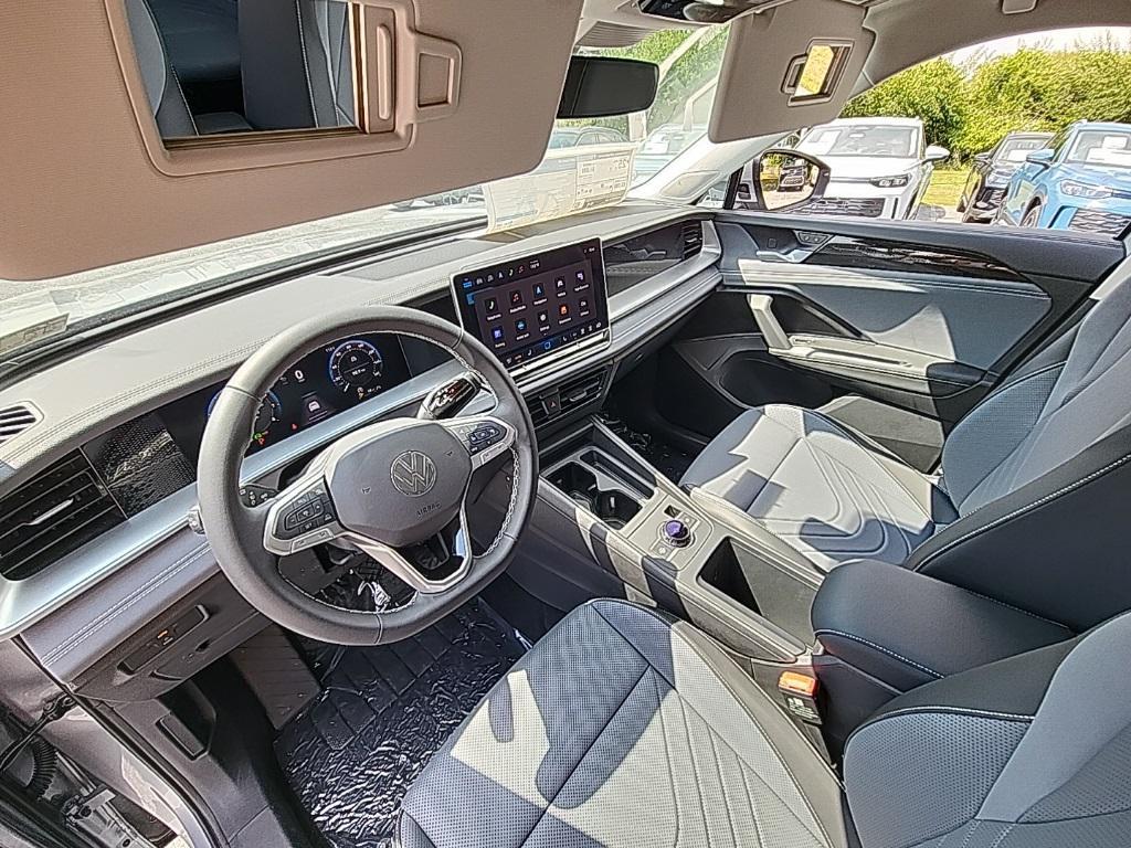 new 2025 Volkswagen Tiguan car, priced at $34,442