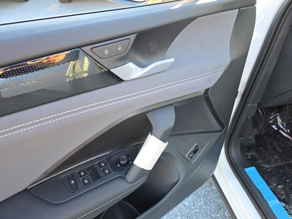 new 2026 Volkswagen Tiguan car, priced at $35,106