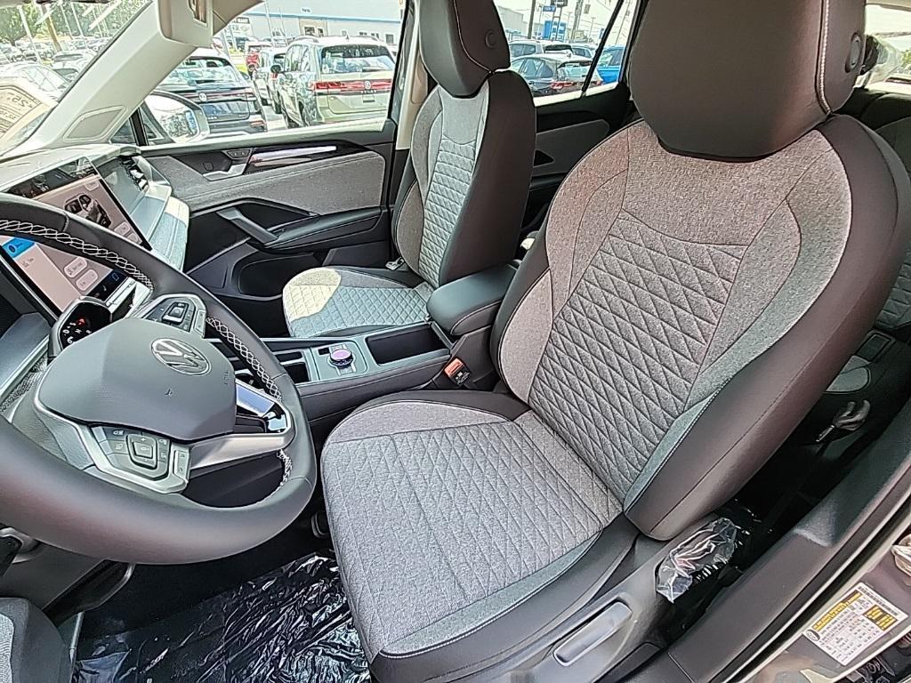 new 2025 Volkswagen Tiguan car, priced at $31,006