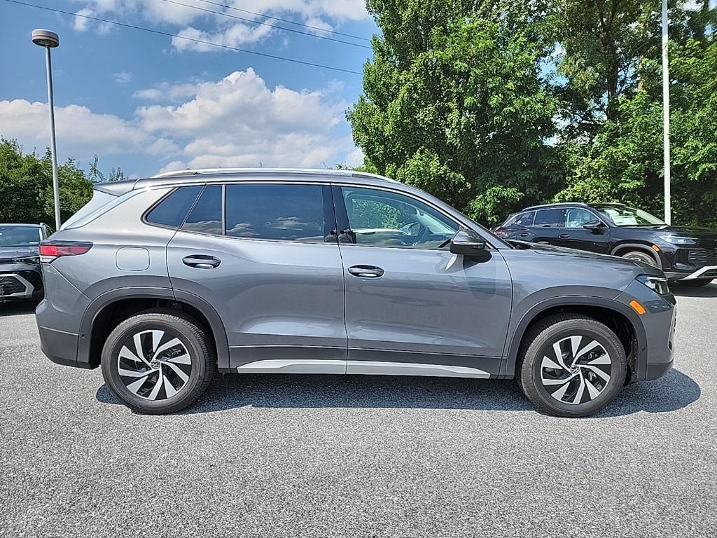 new 2025 Volkswagen Tiguan car, priced at $31,006