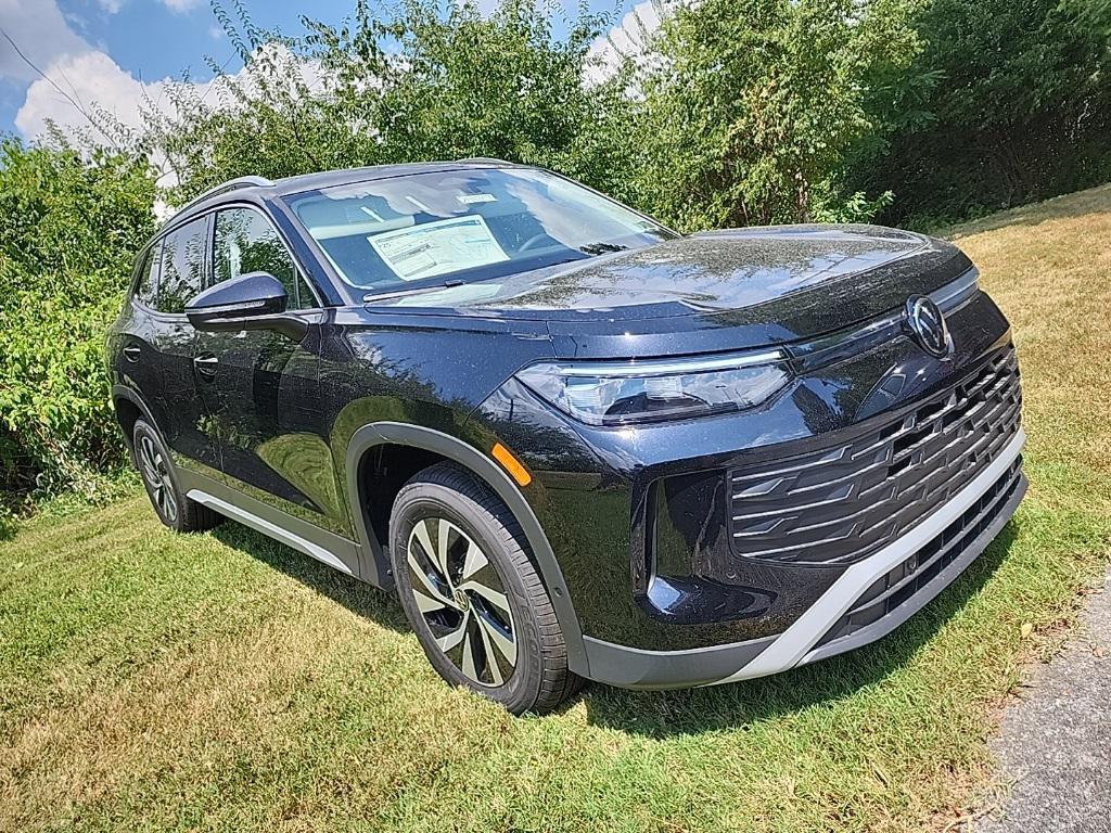new 2025 Volkswagen Tiguan car, priced at $31,732