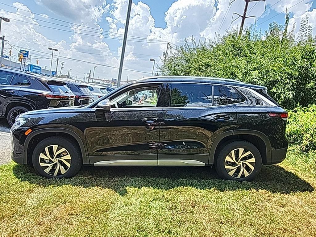 new 2025 Volkswagen Tiguan car, priced at $31,732