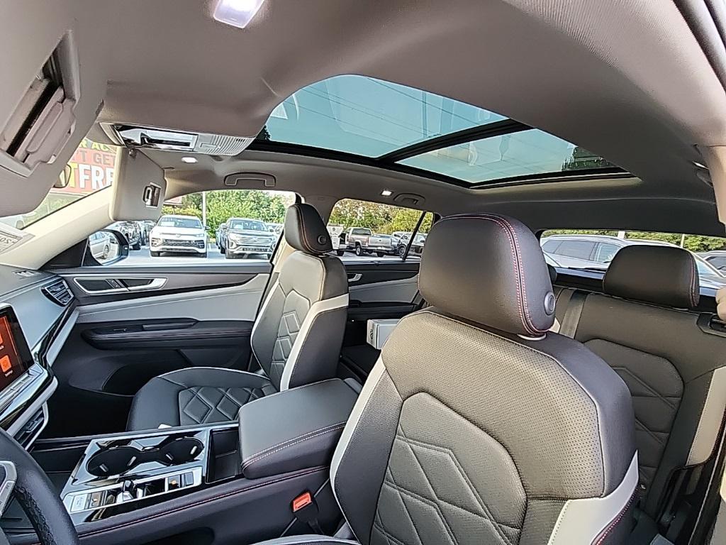 new 2025 Volkswagen Atlas car, priced at $42,445