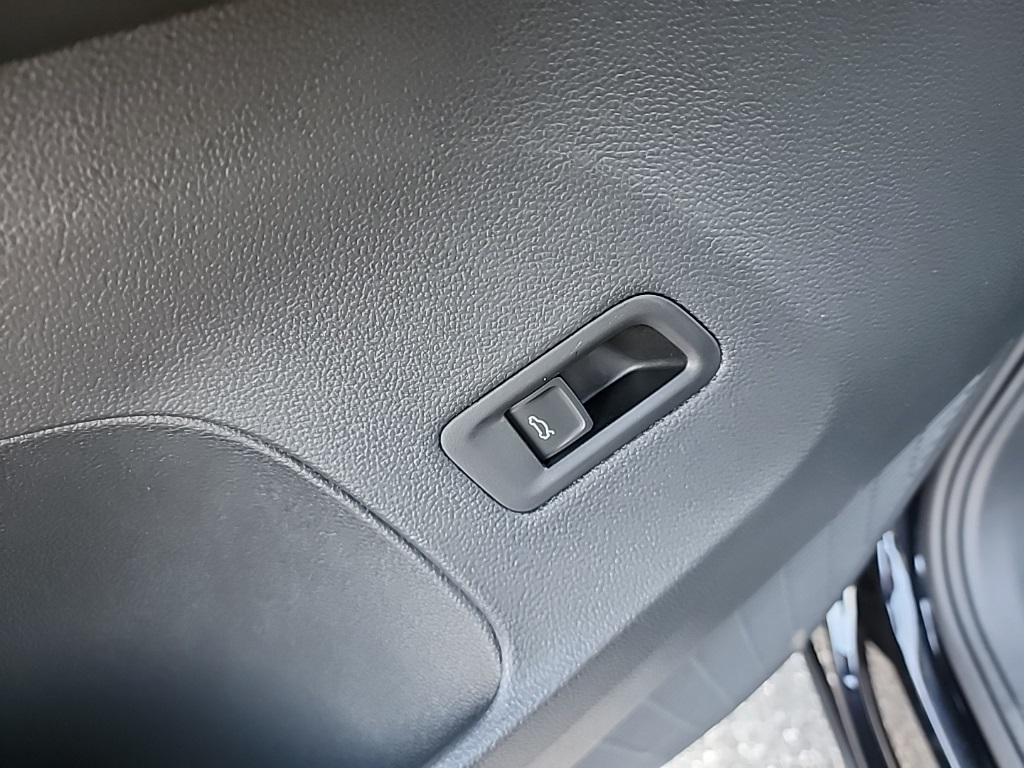 new 2025 Volkswagen Atlas car, priced at $42,445