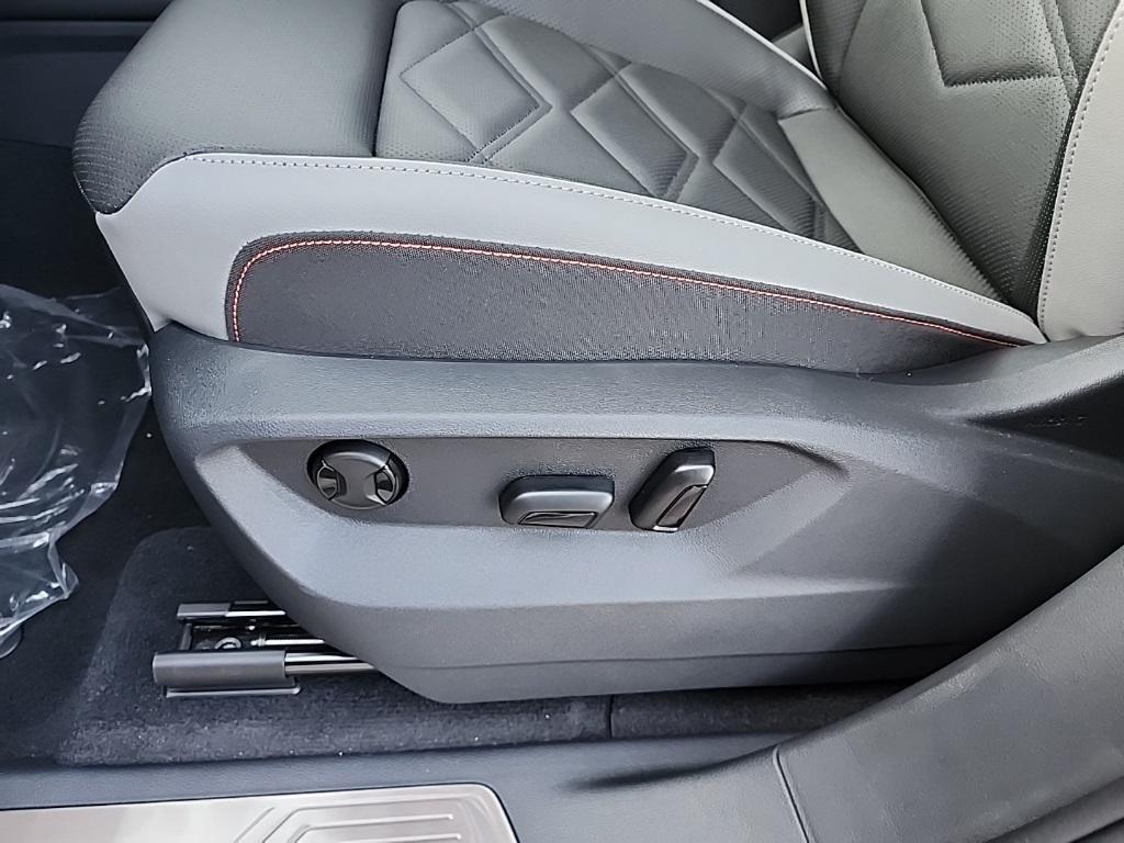 new 2025 Volkswagen Atlas car, priced at $42,445
