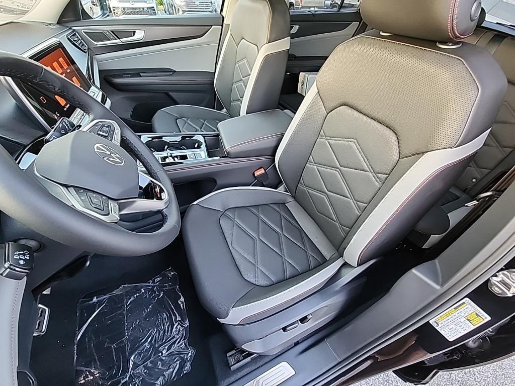 new 2025 Volkswagen Atlas car, priced at $42,445