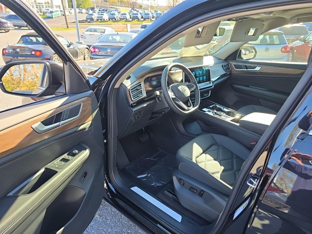 new 2026 Volkswagen Atlas car, priced at $46,156