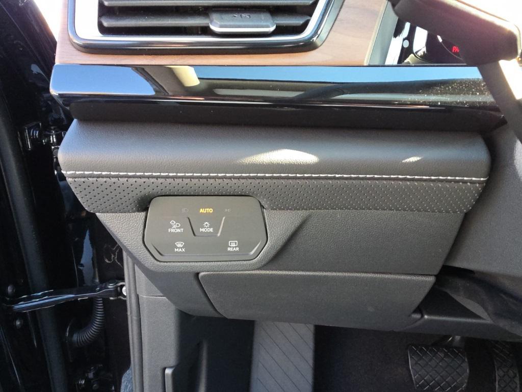 new 2026 Volkswagen Atlas car, priced at $46,156