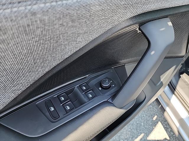 new 2025 Volkswagen Tiguan car, priced at $31,756