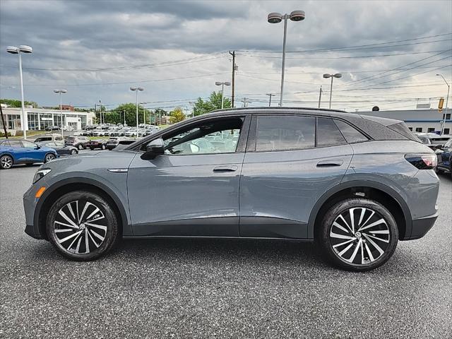 new 2025 Volkswagen ID.4 car, priced at $40,994