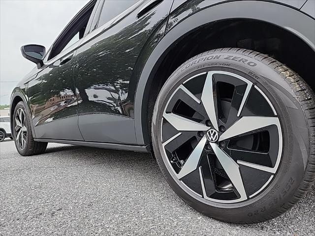 new 2025 Volkswagen ID.4 car, priced at $45,655