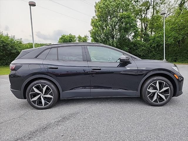 new 2025 Volkswagen ID.4 car, priced at $45,655