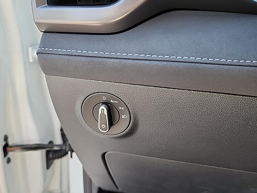new 2025 Volkswagen Taos car, priced at $32,080