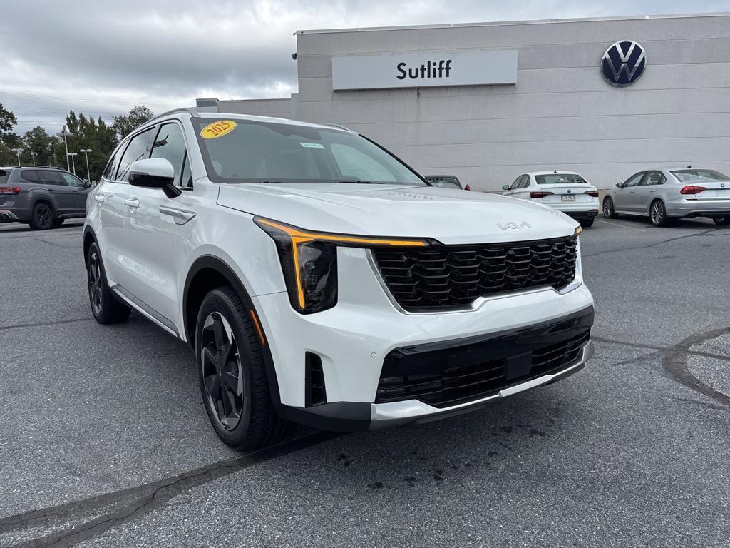 used 2025 Kia Sorento Hybrid car, priced at $36,795