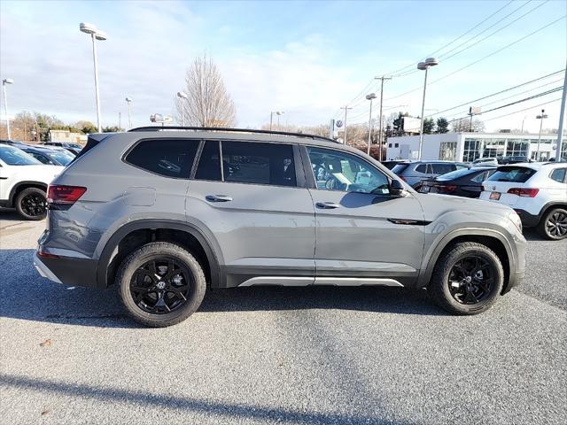 new 2025 Volkswagen Atlas car, priced at $46,048