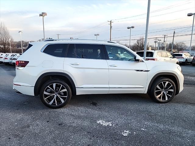 new 2025 Volkswagen Atlas car, priced at $52,282