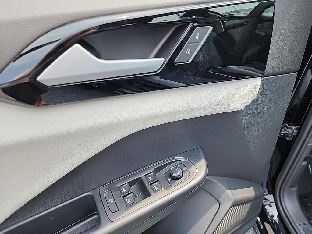 new 2025 Volkswagen Taos car, priced at $25,837