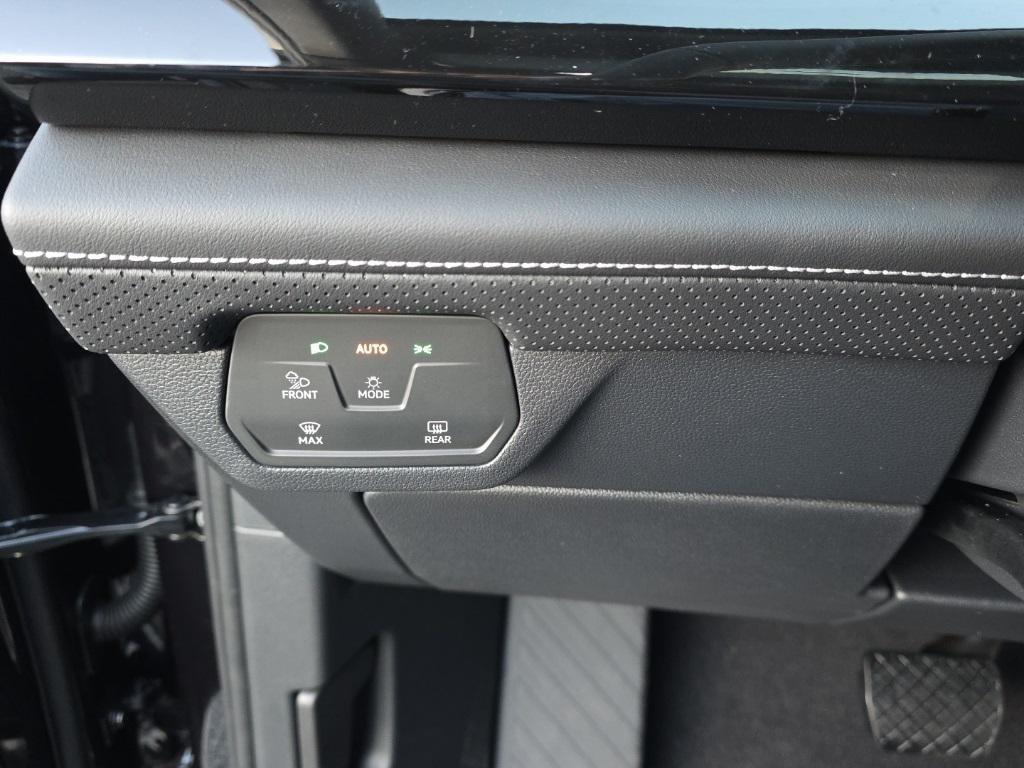 new 2026 Volkswagen Atlas Cross Sport car, priced at $40,212