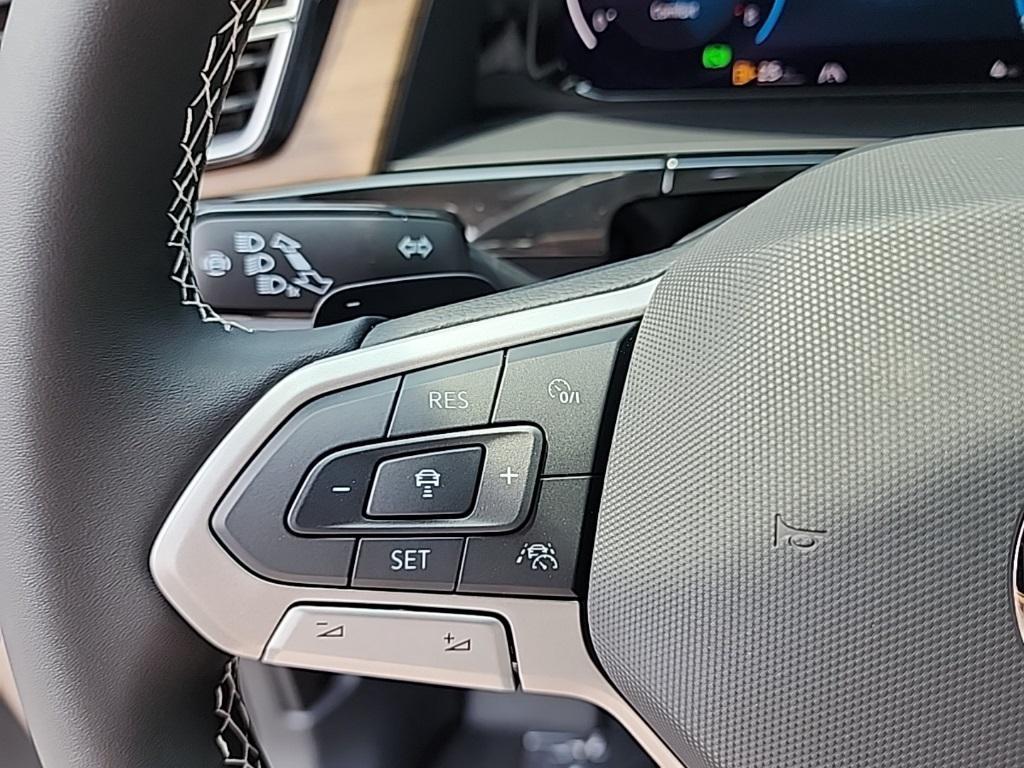 new 2025 Volkswagen Atlas car, priced at $40,238