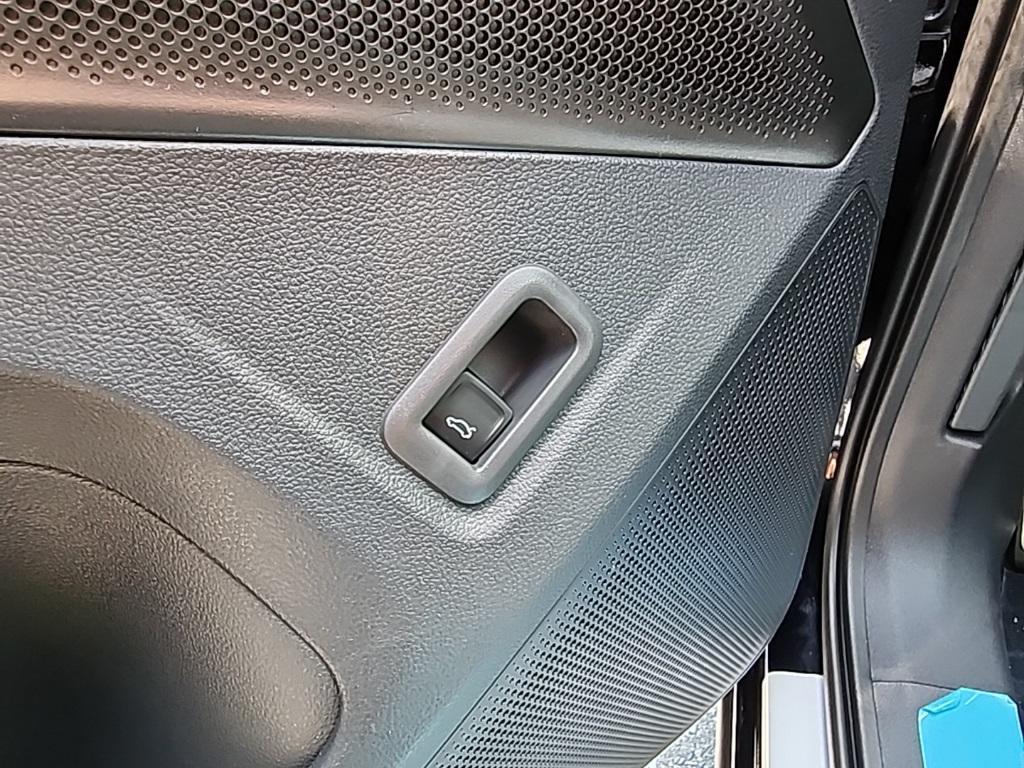 new 2025 Volkswagen Tiguan car, priced at $36,775