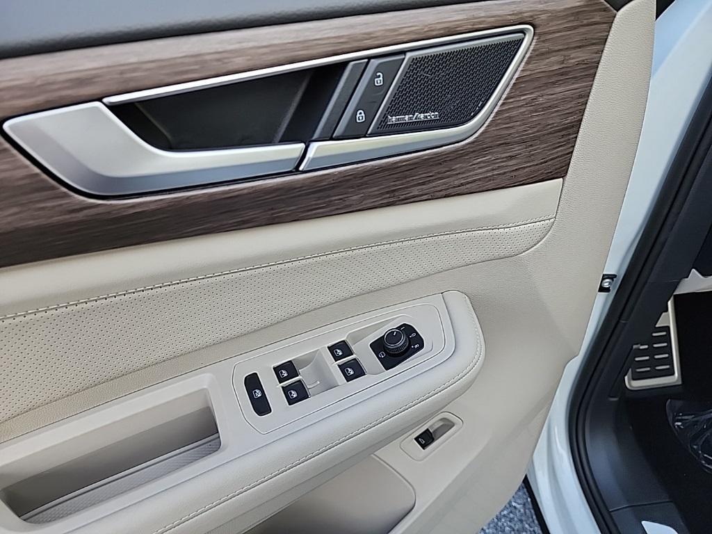 new 2026 Volkswagen Atlas car, priced at $55,007