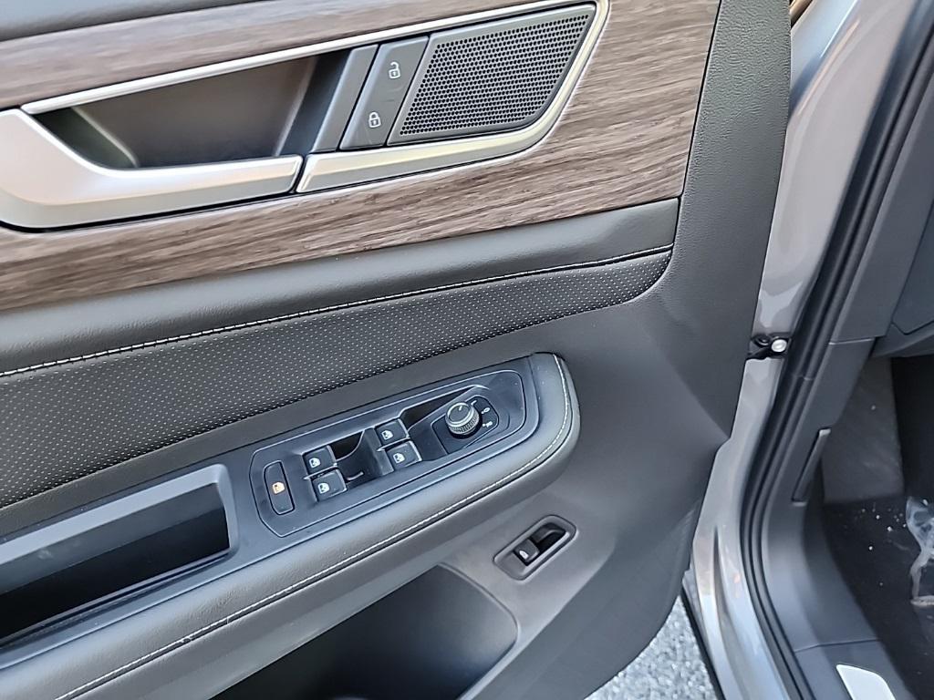 new 2026 Volkswagen Atlas car, priced at $49,225