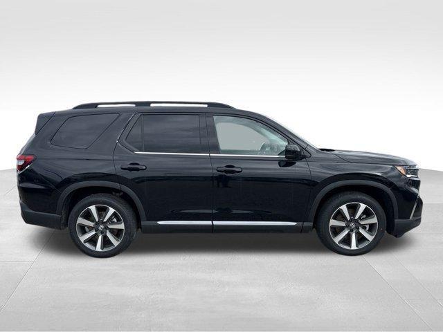 new 2025 Honda Pilot car, priced at $47,883