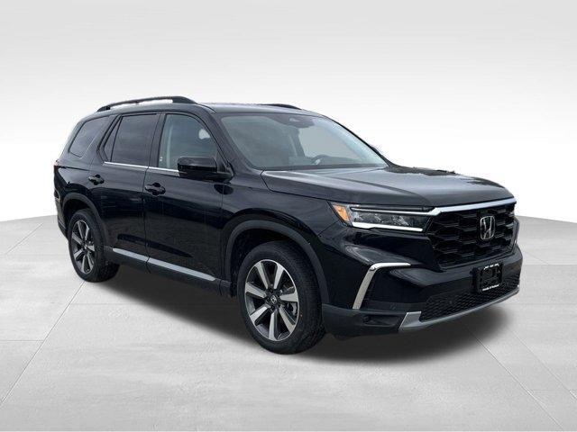 new 2025 Honda Pilot car, priced at $47,883