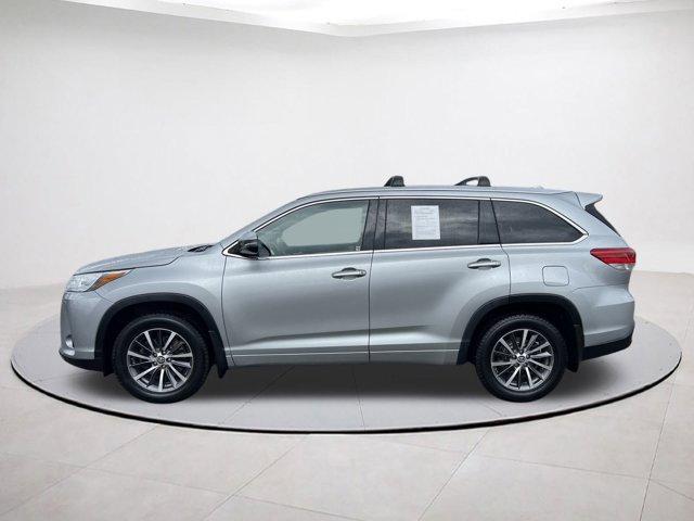 used 2017 Toyota Highlander car, priced at $17,987