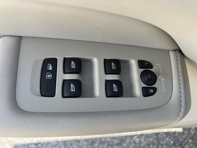 used 2023 Volvo XC60 car, priced at $41,099