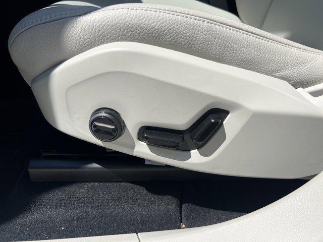 used 2023 Volvo XC60 car, priced at $41,099