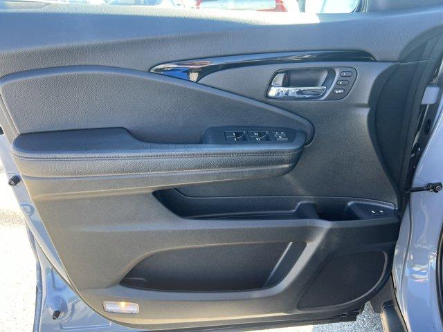 used 2022 Honda Pilot car, priced at $33,030