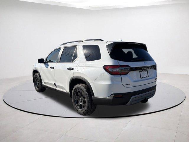 new 2025 Honda Pilot car, priced at $46,215