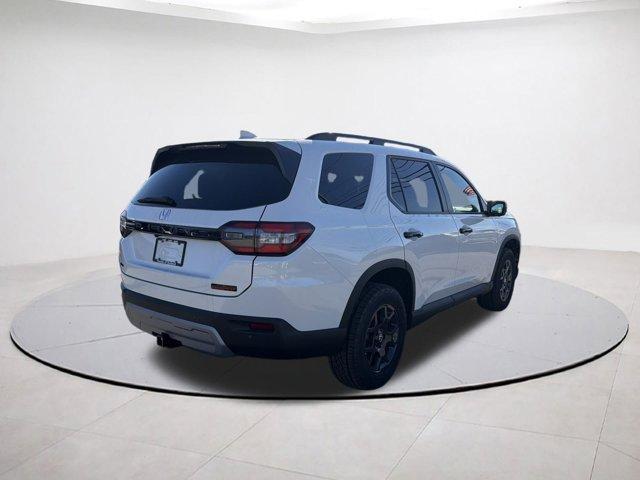 new 2025 Honda Pilot car, priced at $46,215