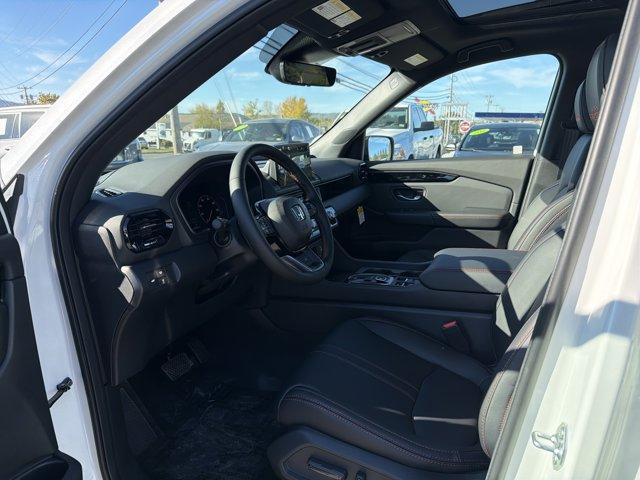 new 2025 Honda Pilot car, priced at $46,215