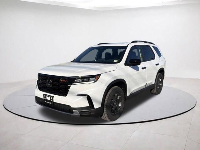 new 2025 Honda Pilot car, priced at $46,215