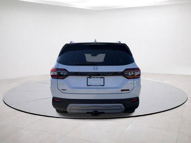 new 2025 Honda Pilot car, priced at $46,215