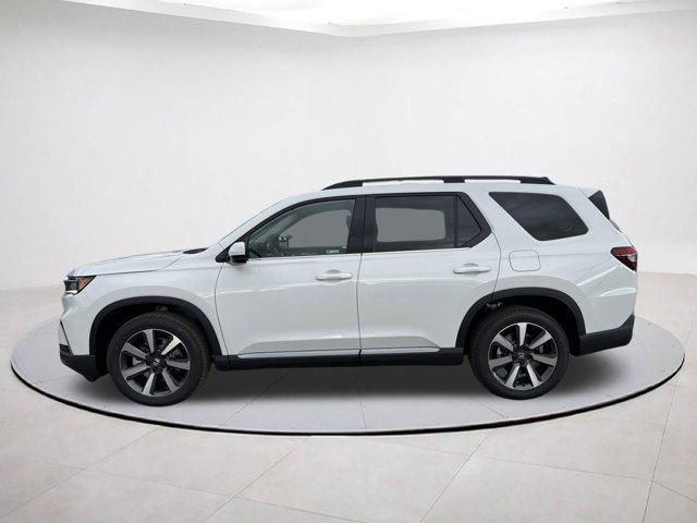 new 2025 Honda Pilot car, priced at $46,395