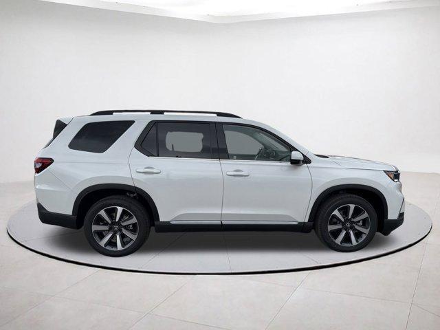 new 2025 Honda Pilot car, priced at $46,395