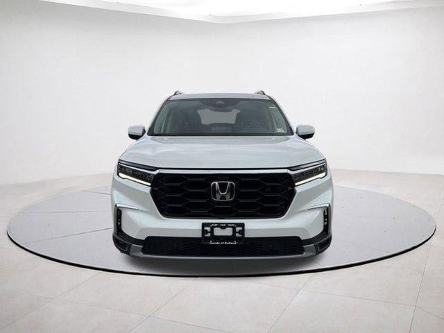 new 2025 Honda Pilot car, priced at $46,395