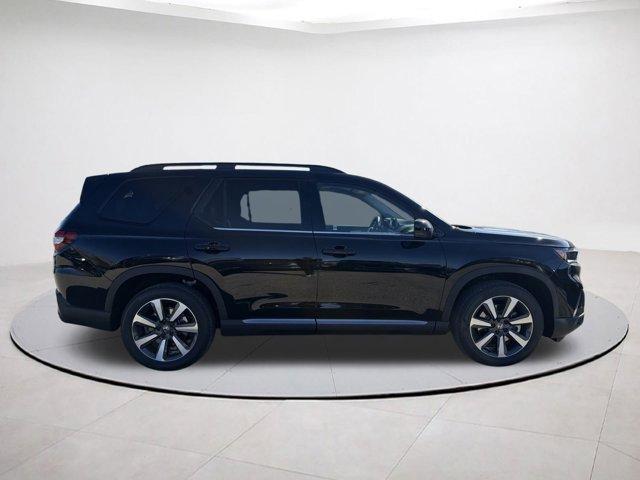 new 2025 Honda Pilot car, priced at $45,986