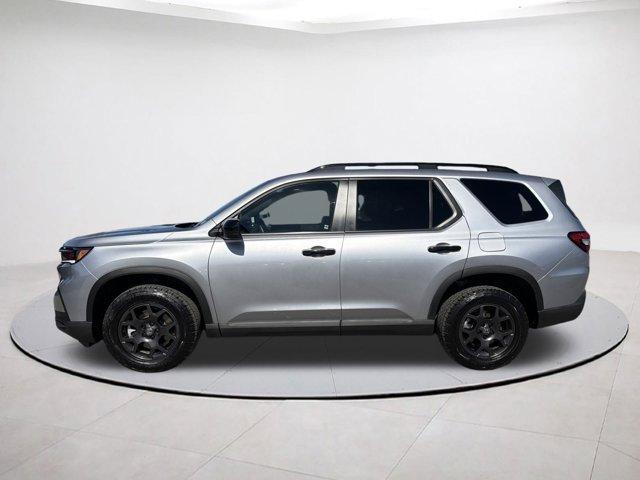 used 2025 Honda Pilot car, priced at $41,234